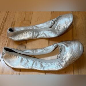 Matta Metallic Silver Ballerina Satin Leather Flats Size 39